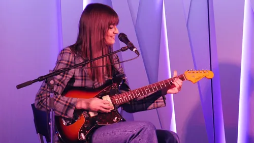 [Vidéo] Clara Luciani chante dans le grand studio de Sweet FM